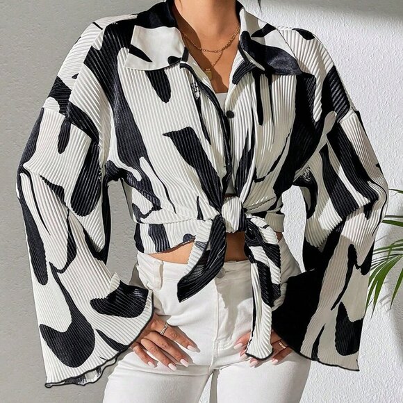 Apricot Casual Women's Loose Fit Drop Shoulder Long Sleeve Pleated Shirt - Picture 3 of 6